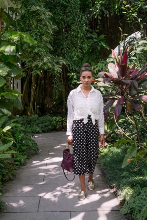 girl standing in Botanical garden