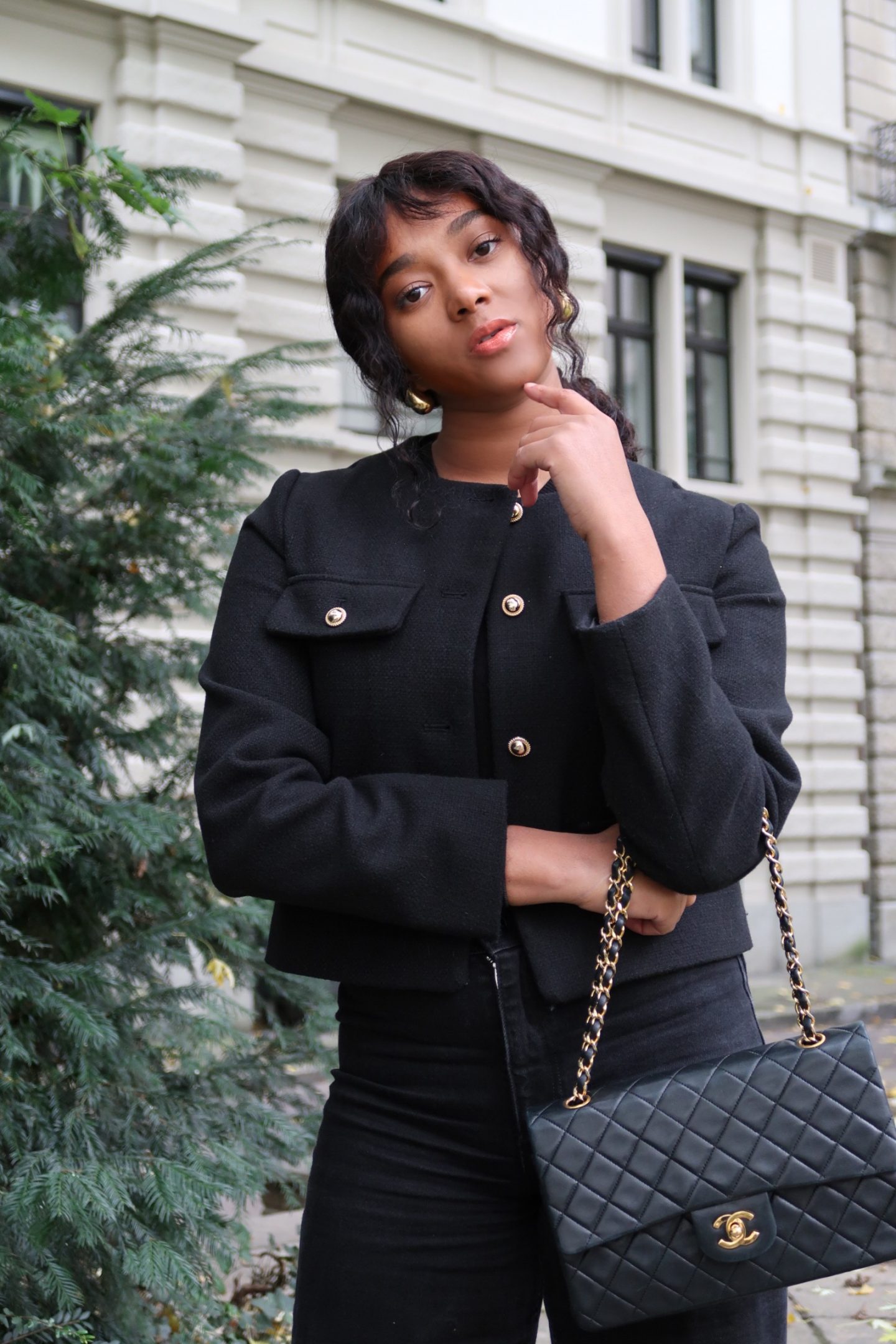 Zürich Streetstyle Fashion Blogger Switzerland Black Outfit Chanel Bag
