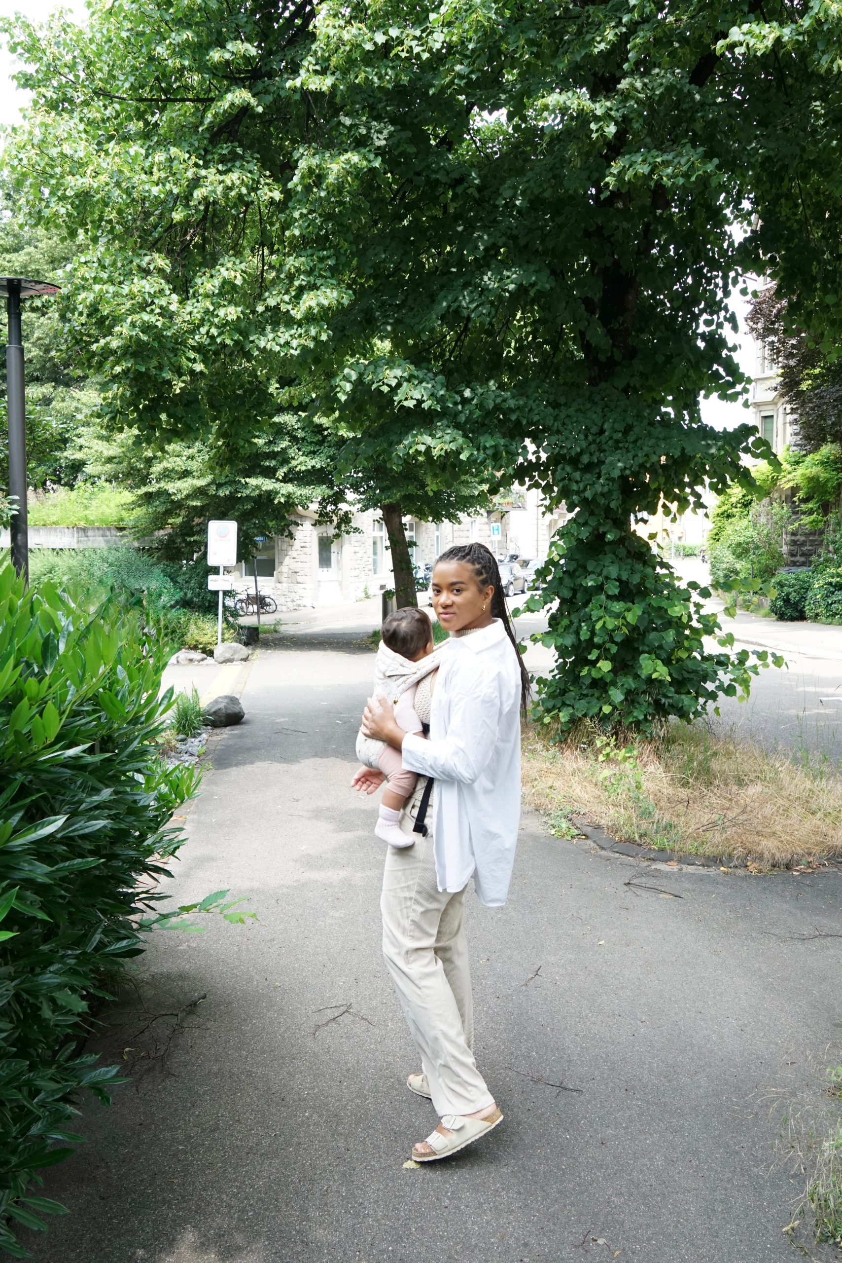 Artipoppe Carrier, Zürich Mom Life, Momfluencer Switzerland